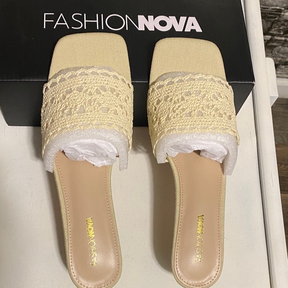 New Fashion Nova Beige Crochet Square-Toe Slide Mules - Picture 2 of 8